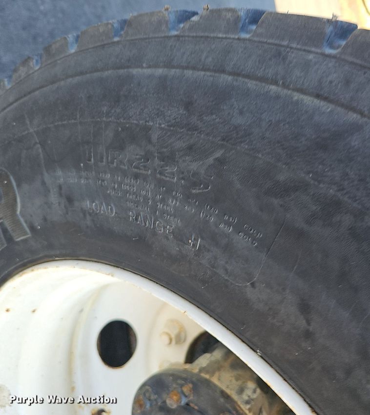 image for item DK0674 2008 International  DuraStar 4400 truck cab and chassis