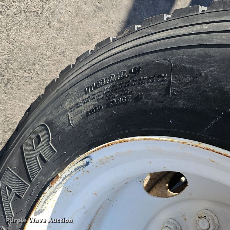 image for item DK0674 2008 International  DuraStar 4400 truck cab and chassis