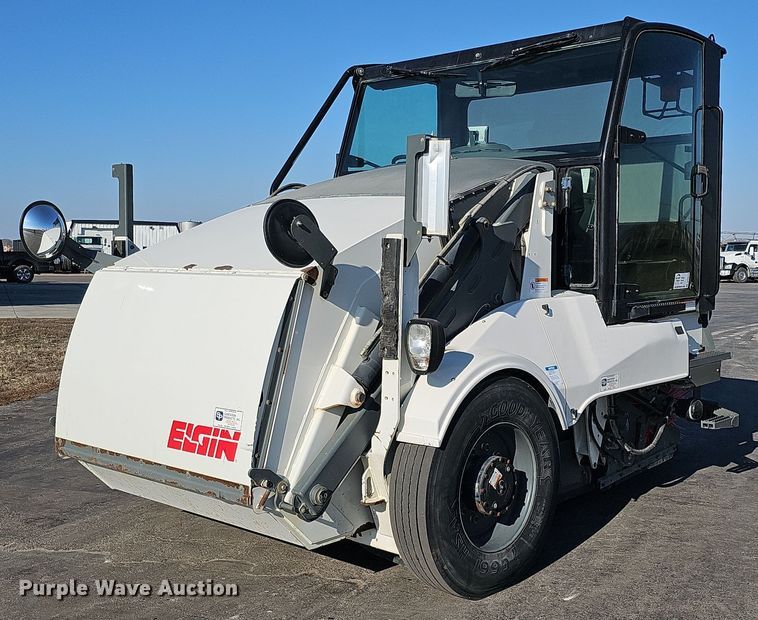 image for item DK0675 2012 Elgin Pelican Series NP sweeper