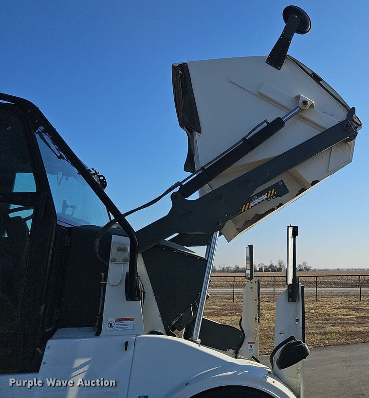 image for item DK0675 2012 Elgin Pelican Series NP sweeper