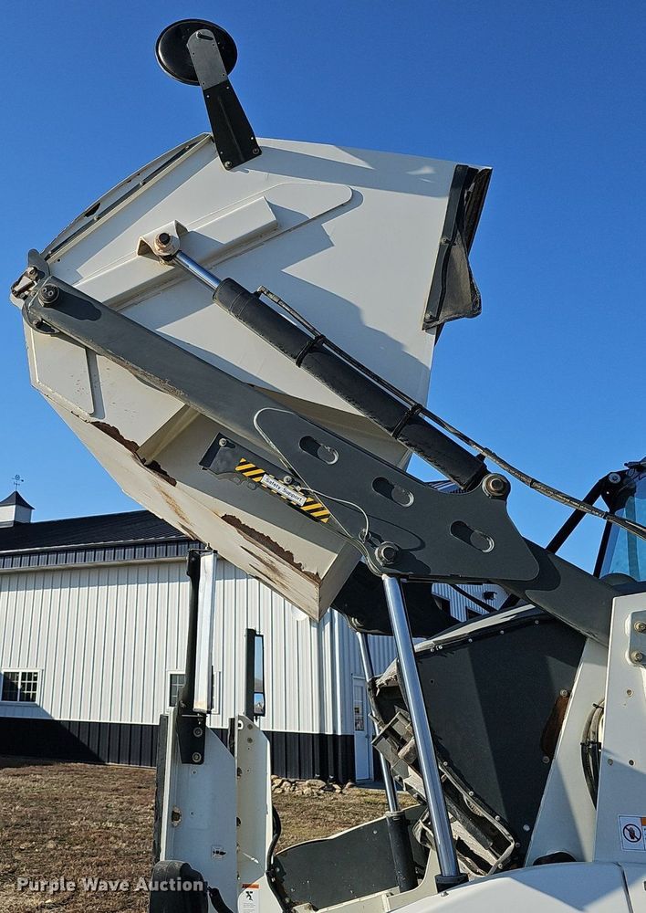 image for item DK0675 2012 Elgin Pelican Series NP sweeper