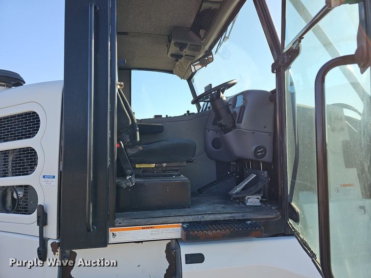 image for item DK0675 2012 Elgin Pelican Series NP sweeper