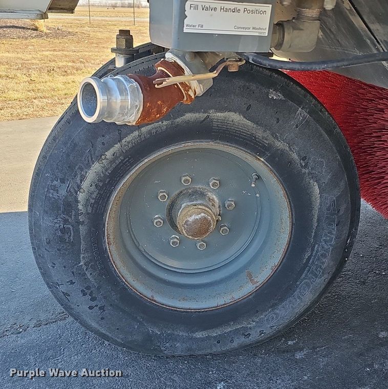 image for item DK0675 2012 Elgin Pelican Series NP sweeper