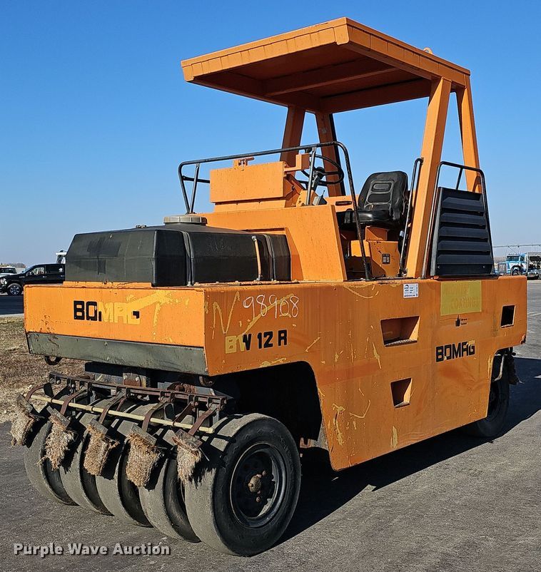 1988 Bomag BW12R pneumatic roller in Modale, IA | Item DK0676 sold