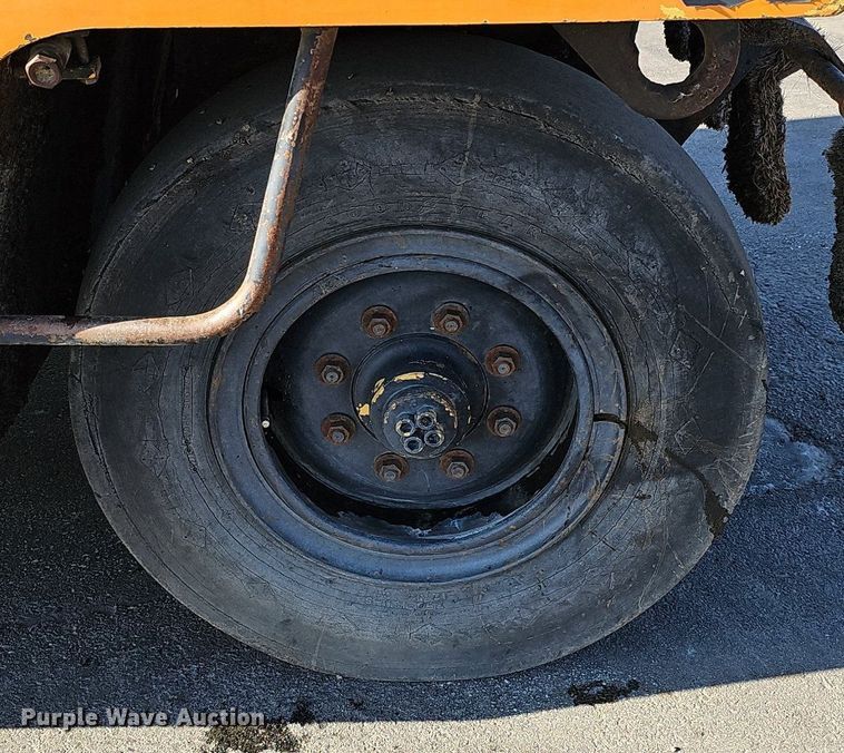 image for item DK0676 1988 Bomag BW12R pneumatic roller