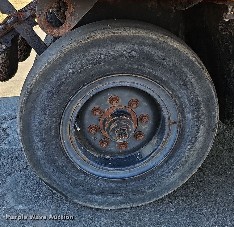 image for item DK0676 1988 Bomag BW12R pneumatic roller