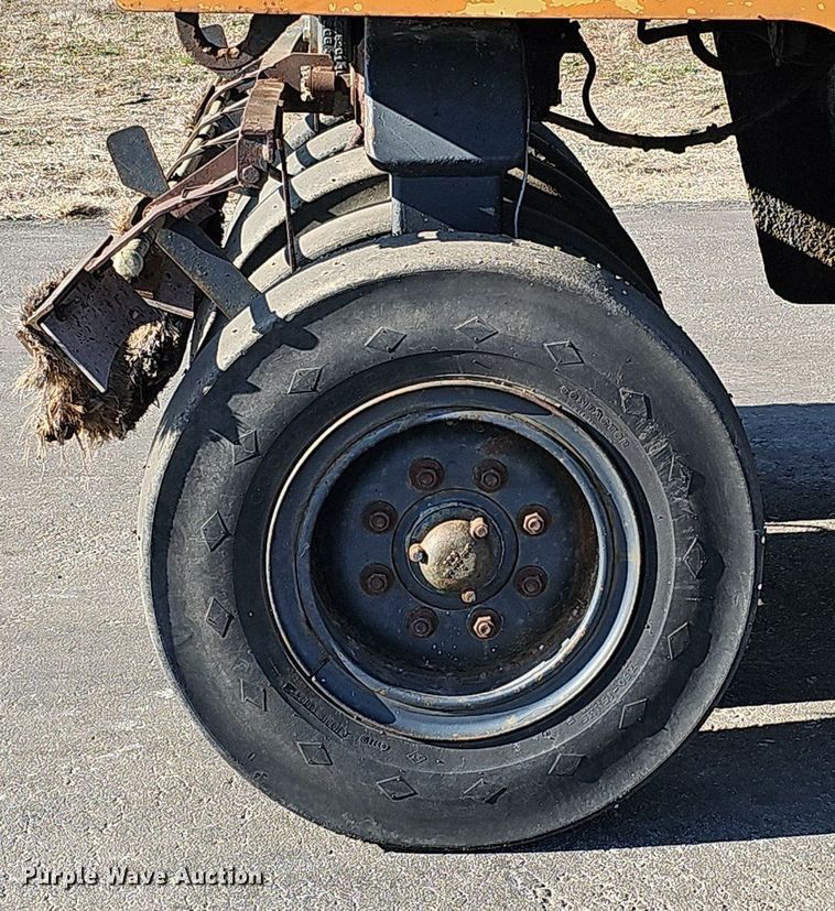 image for item DK0676 1988 Bomag BW12R pneumatic roller