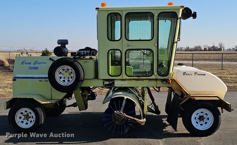 image for item DK0677 2002 Broce Broom RC350 broom