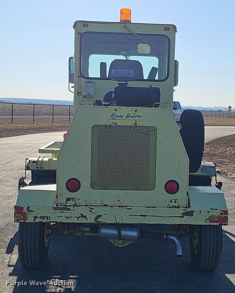 image for item DK0677 2002 Broce Broom RC350 broom