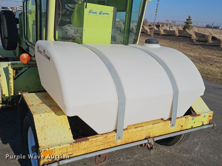 image for item DK0677 2002 Broce Broom RC350 broom