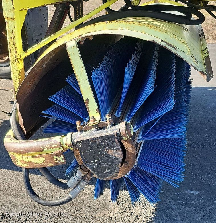 image for item DK0677 2002 Broce Broom RC350 broom