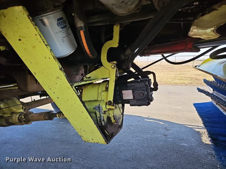 image for item DK0677 2002 Broce Broom RC350 broom