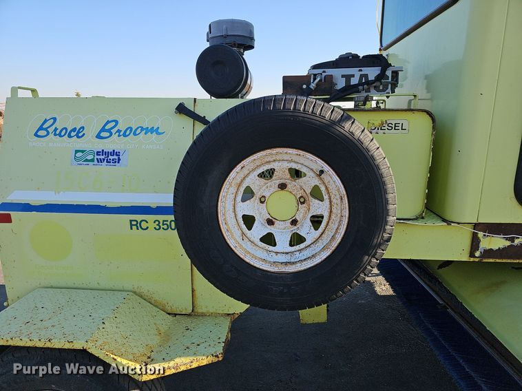 image for item DK0677 2002 Broce Broom RC350 broom