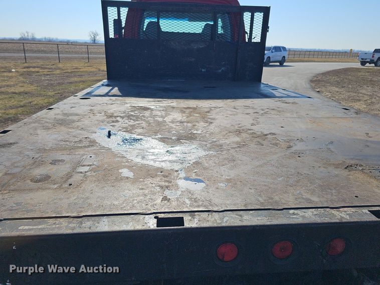 image for item DK0695 2003 GMC C6500 flatbed truck