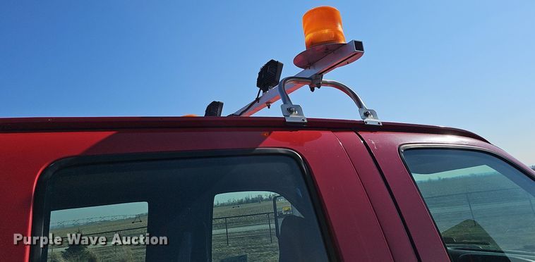 image for item DK0695 2003 GMC C6500 flatbed truck