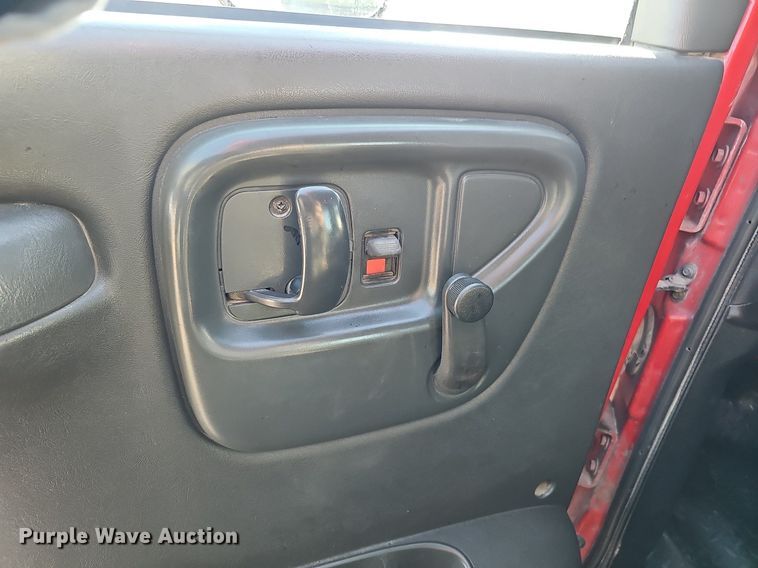 image for item DK0695 2003 GMC C6500 flatbed truck