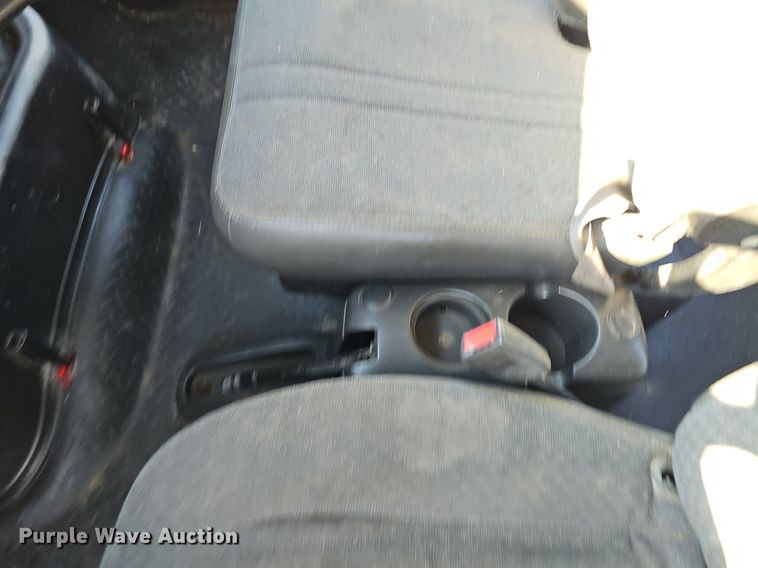 image for item DK0695 2003 GMC C6500 flatbed truck