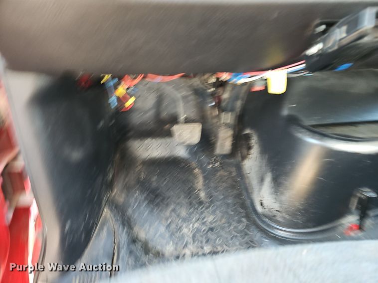 image for item DK0695 2003 GMC C6500 flatbed truck