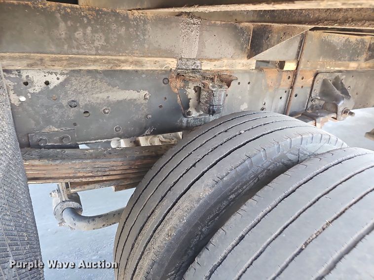 image for item DK0695 2003 GMC C6500 flatbed truck