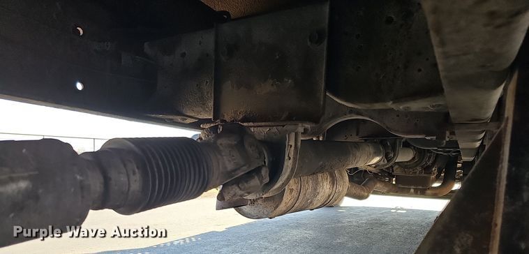 image for item DK0695 2003 GMC C6500 flatbed truck