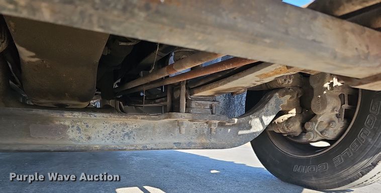 image for item DK0695 2003 GMC C6500 flatbed truck