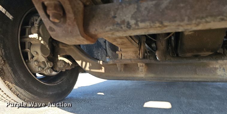 image for item DK0695 2003 GMC C6500 flatbed truck