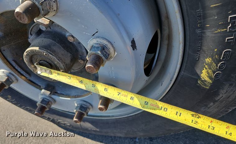 image for item DK0695 2003 GMC C6500 flatbed truck