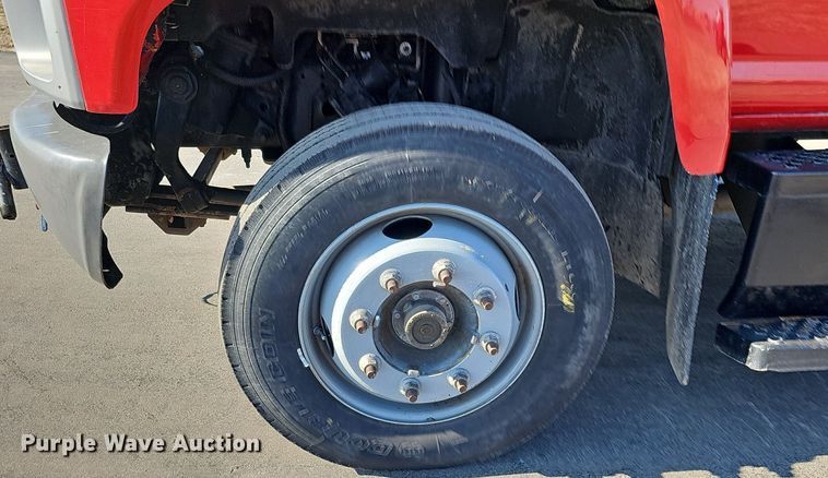 image for item DK0695 2003 GMC C6500 flatbed truck