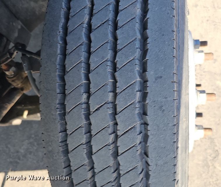 image for item DK0695 2003 GMC C6500 flatbed truck