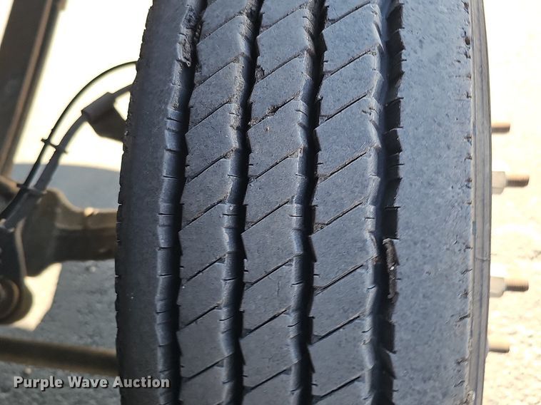 image for item DK0695 2003 GMC C6500 flatbed truck