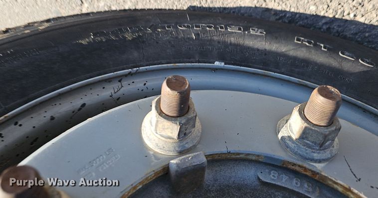 image for item DK0695 2003 GMC C6500 flatbed truck