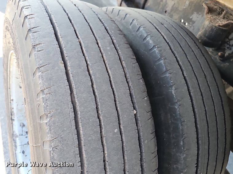 image for item DK0695 2003 GMC C6500 flatbed truck