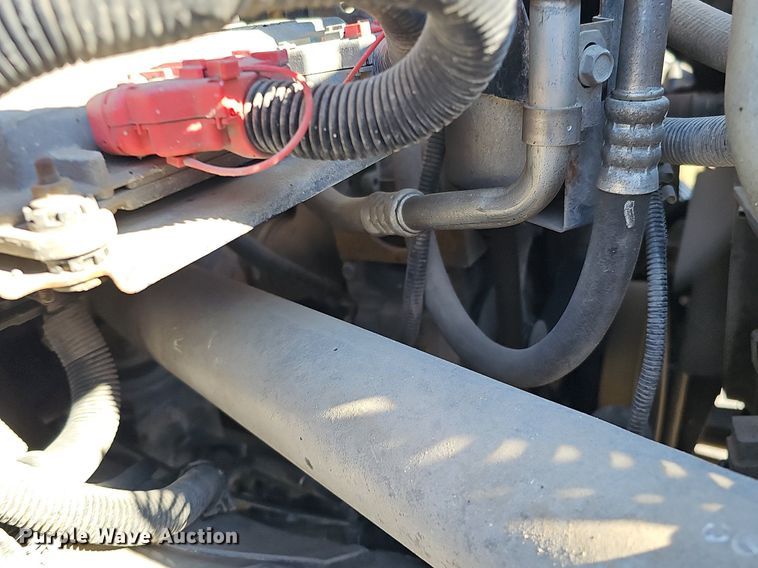 image for item DK0695 2003 GMC C6500 flatbed truck