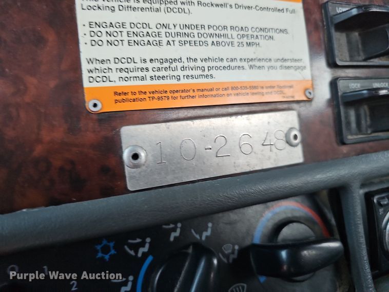 image for item DK0696 2000 Freightliner FLC112 truck cab and chassis