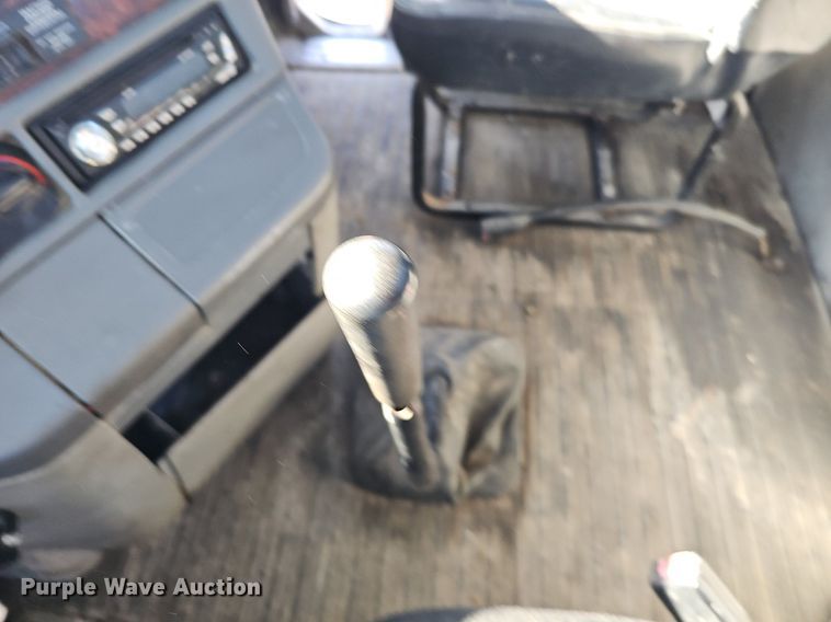 image for item DK0696 2000 Freightliner FLC112 truck cab and chassis