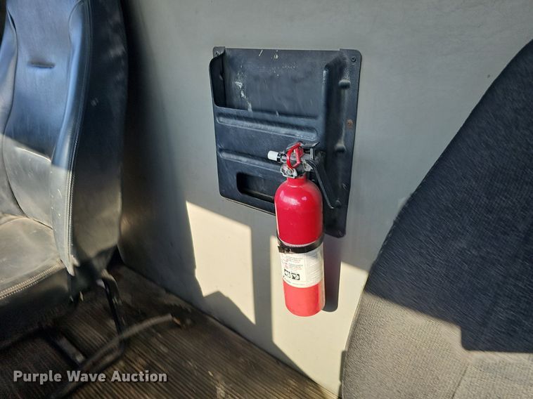 image for item DK0696 2000 Freightliner FLC112 truck cab and chassis