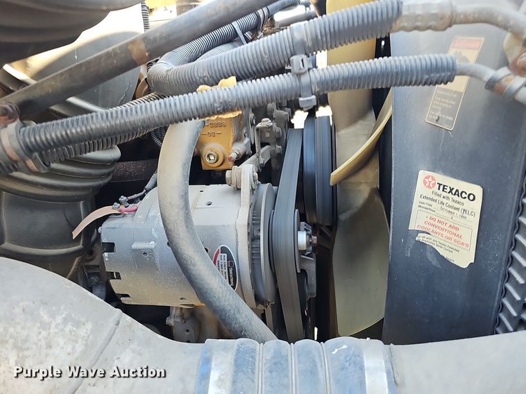 image for item DK0696 2000 Freightliner FLC112 truck cab and chassis