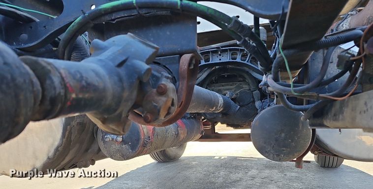 image for item DK0696 2000 Freightliner FLC112 truck cab and chassis