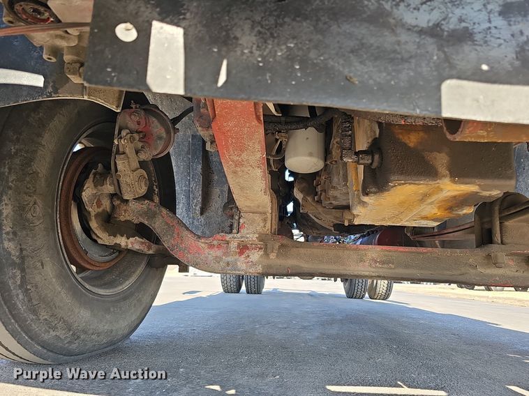 image for item DK0696 2000 Freightliner FLC112 truck cab and chassis