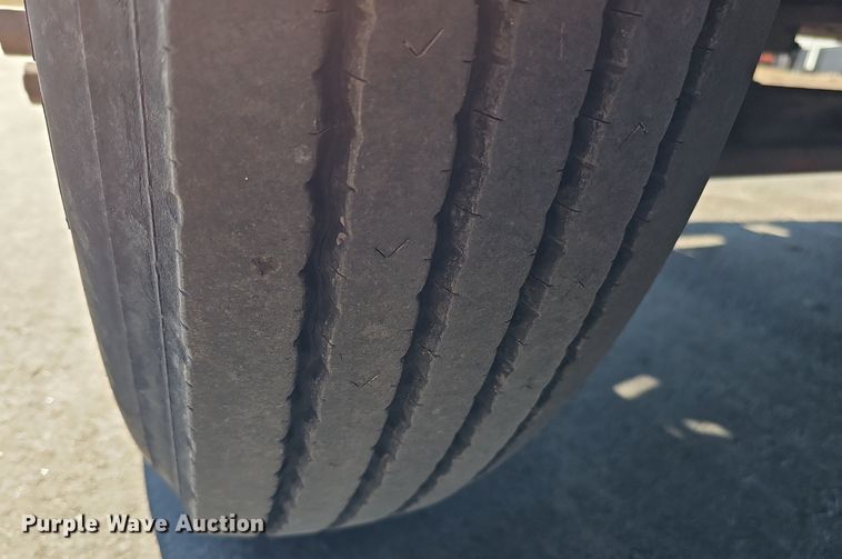 image for item DK0696 2000 Freightliner FLC112 truck cab and chassis