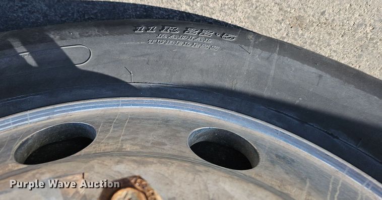 image for item DK0696 2000 Freightliner FLC112 truck cab and chassis