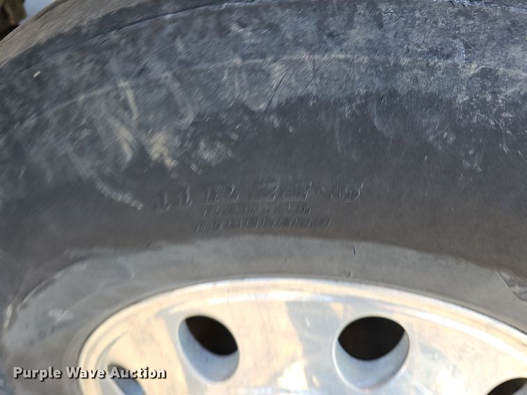 image for item DK0696 2000 Freightliner FLC112 truck cab and chassis