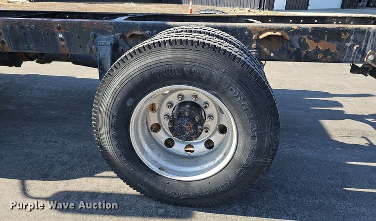 image for item DK0696 2000 Freightliner FLC112 truck cab and chassis