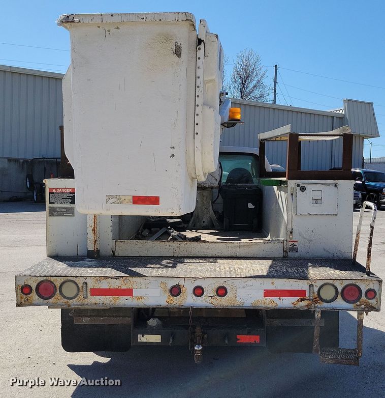 image for item DK4191 2004 Ford F450 Super Duty XL bucket truck