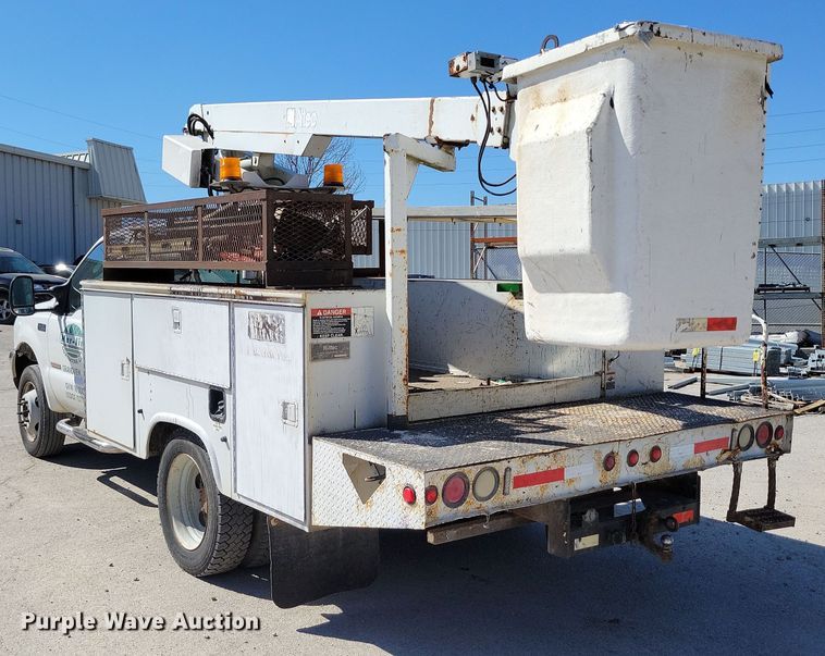 image for item DK4191 2004 Ford F450 Super Duty XL bucket truck