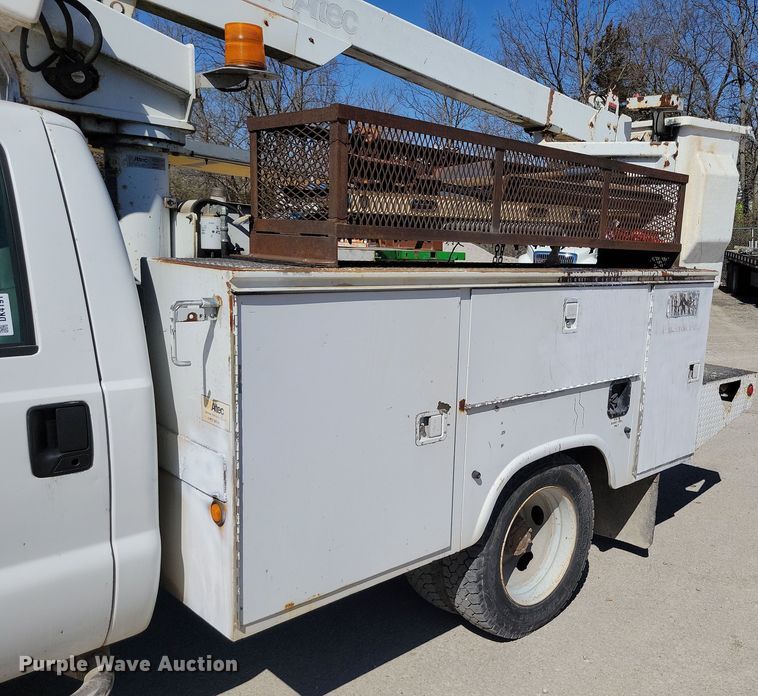 image for item DK4191 2004 Ford F450 Super Duty XL bucket truck