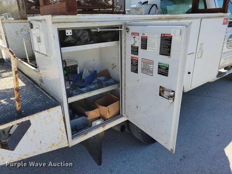 image for item DK4191 2004 Ford F450 Super Duty XL bucket truck