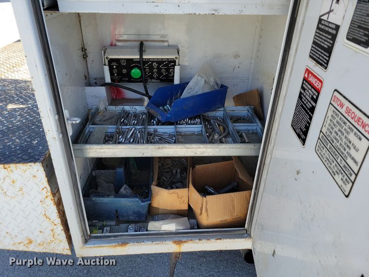 image for item DK4191 2004 Ford F450 Super Duty XL bucket truck