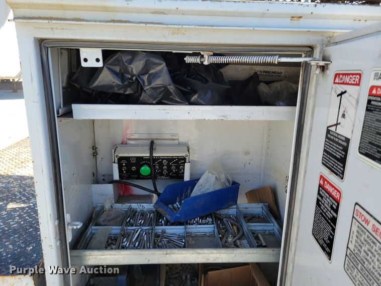 image for item DK4191 2004 Ford F450 Super Duty XL bucket truck