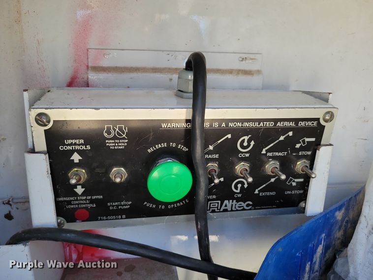 image for item DK4191 2004 Ford F450 Super Duty XL bucket truck